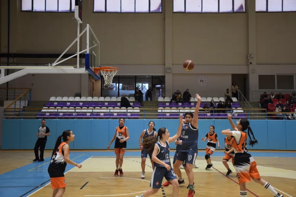 U16 Kızlar Kulüp Basketbol Müsabakaları Tamamlandı