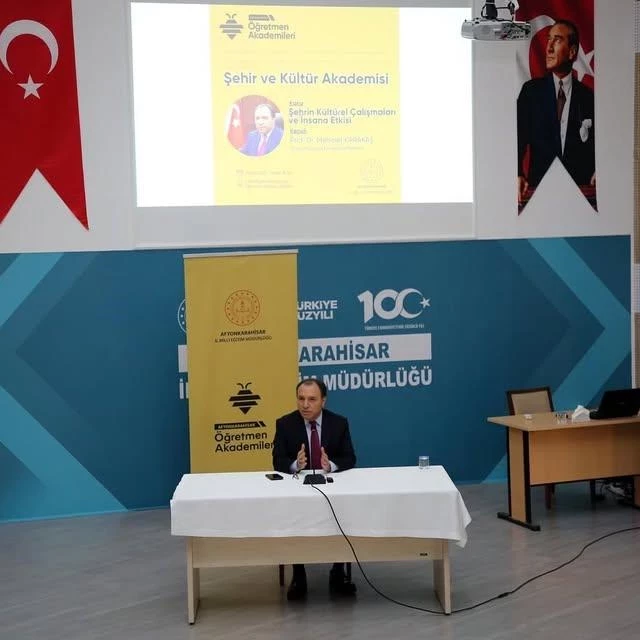 Afyon Kocatepe Üniversitesi Rektörü Karakaş, Öğretmenlerle Kültür Paylaşımında Buluştu